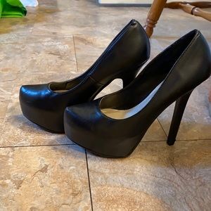 Women’s (black) High heels